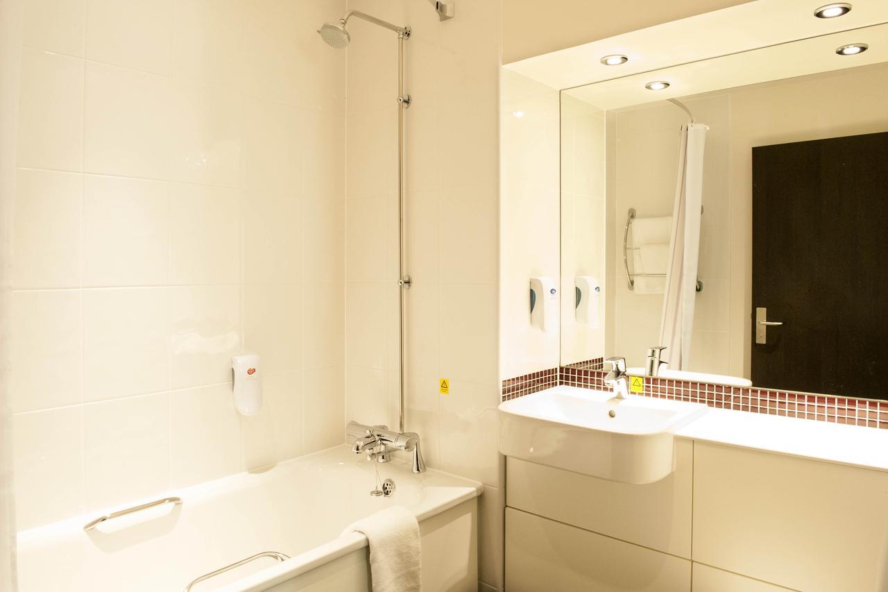 Premier Inn Glasgow Pacific Quay Szoba fotó